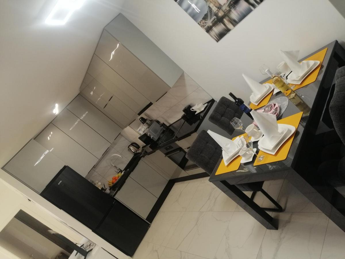 Luxury Apartment Queen Solin Luaran gambar