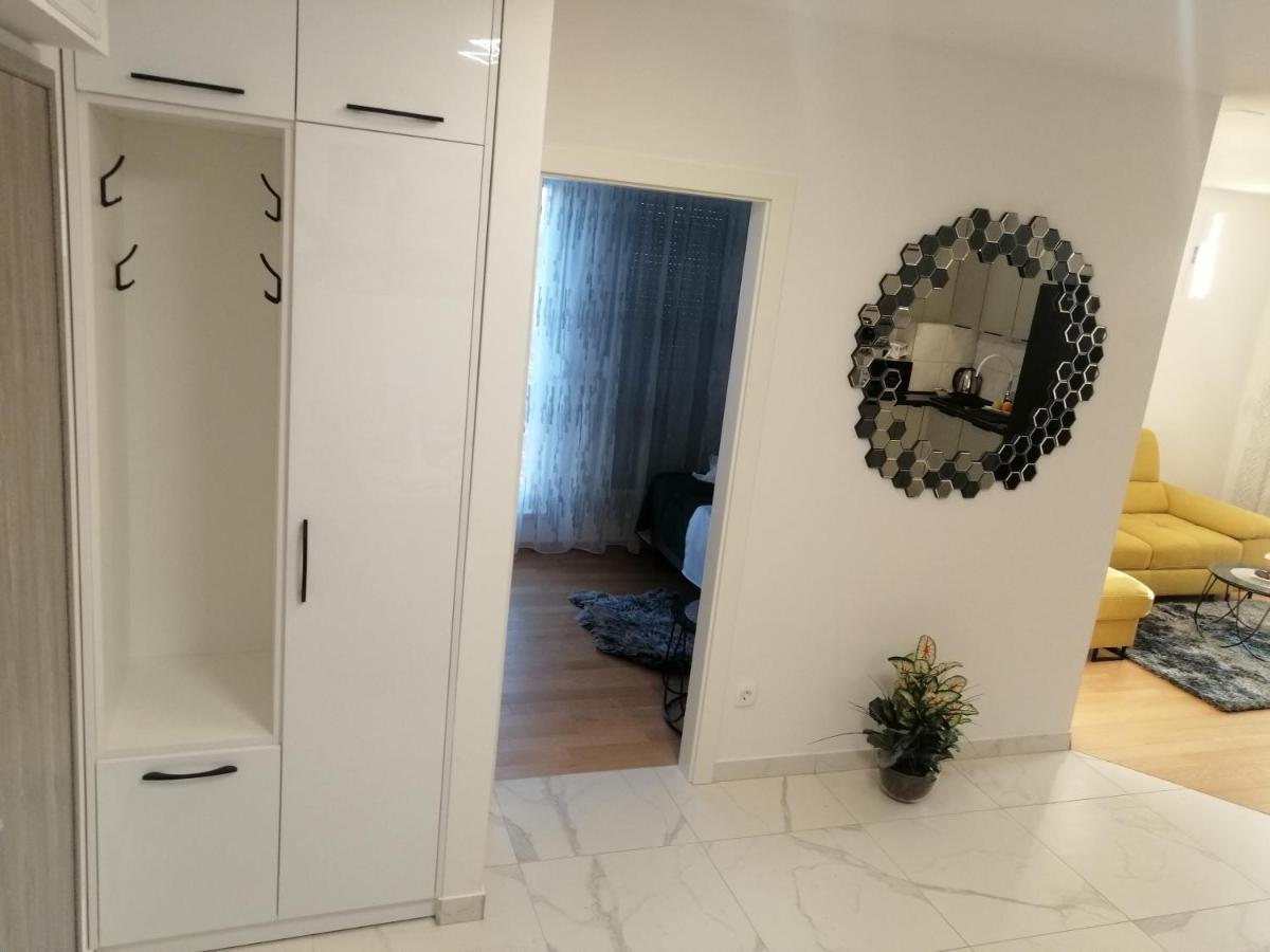 Luxury Apartment Queen Solin Luaran gambar
