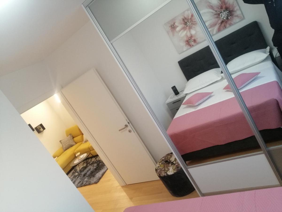 Luxury Apartment Queen Solin Luaran gambar